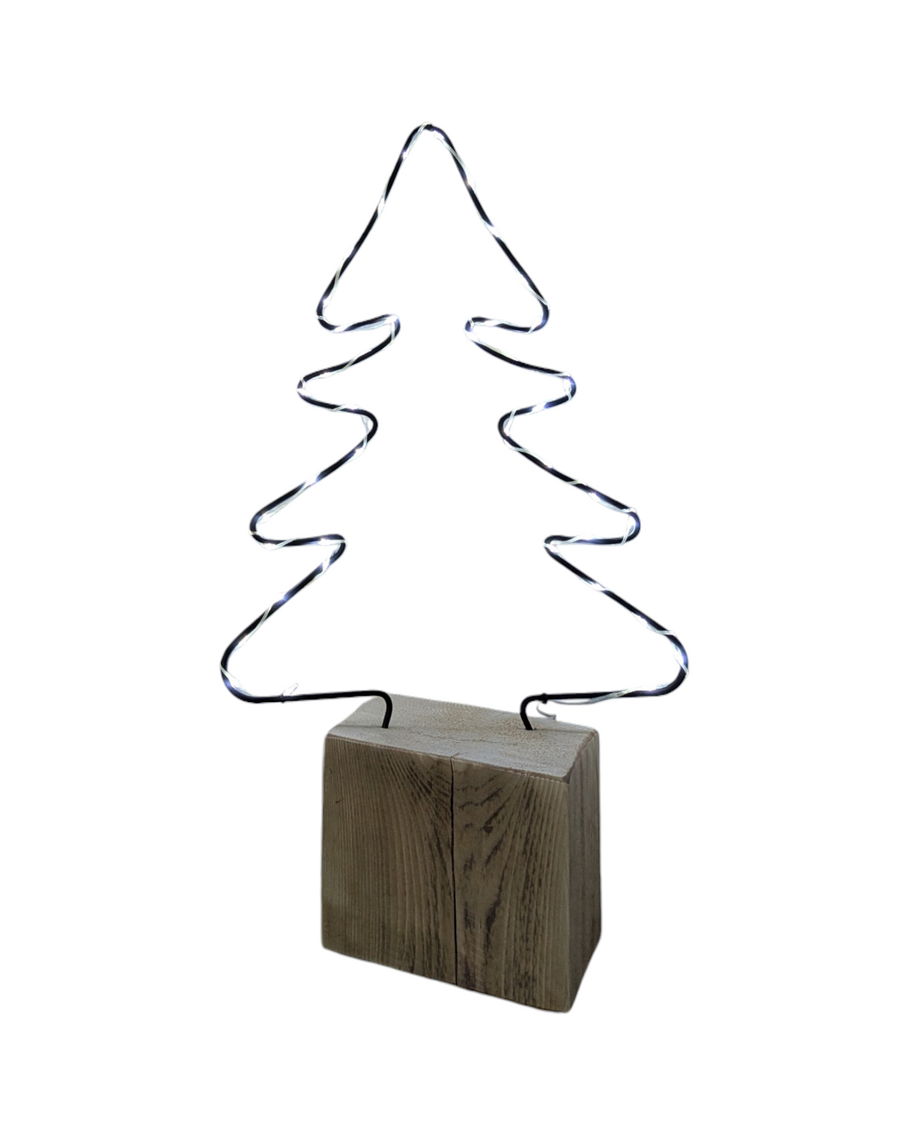 Beleuchteter Weihnachtsbaum aus Metall mit LED Lichterkette auf Holzsockel als Dekorationselement in der Weihnachtszeit 
