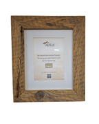 Bilderrahmen aus hellem Altholz mit Passepartoutausschnitt für das Fotoformat 13x18cm. 