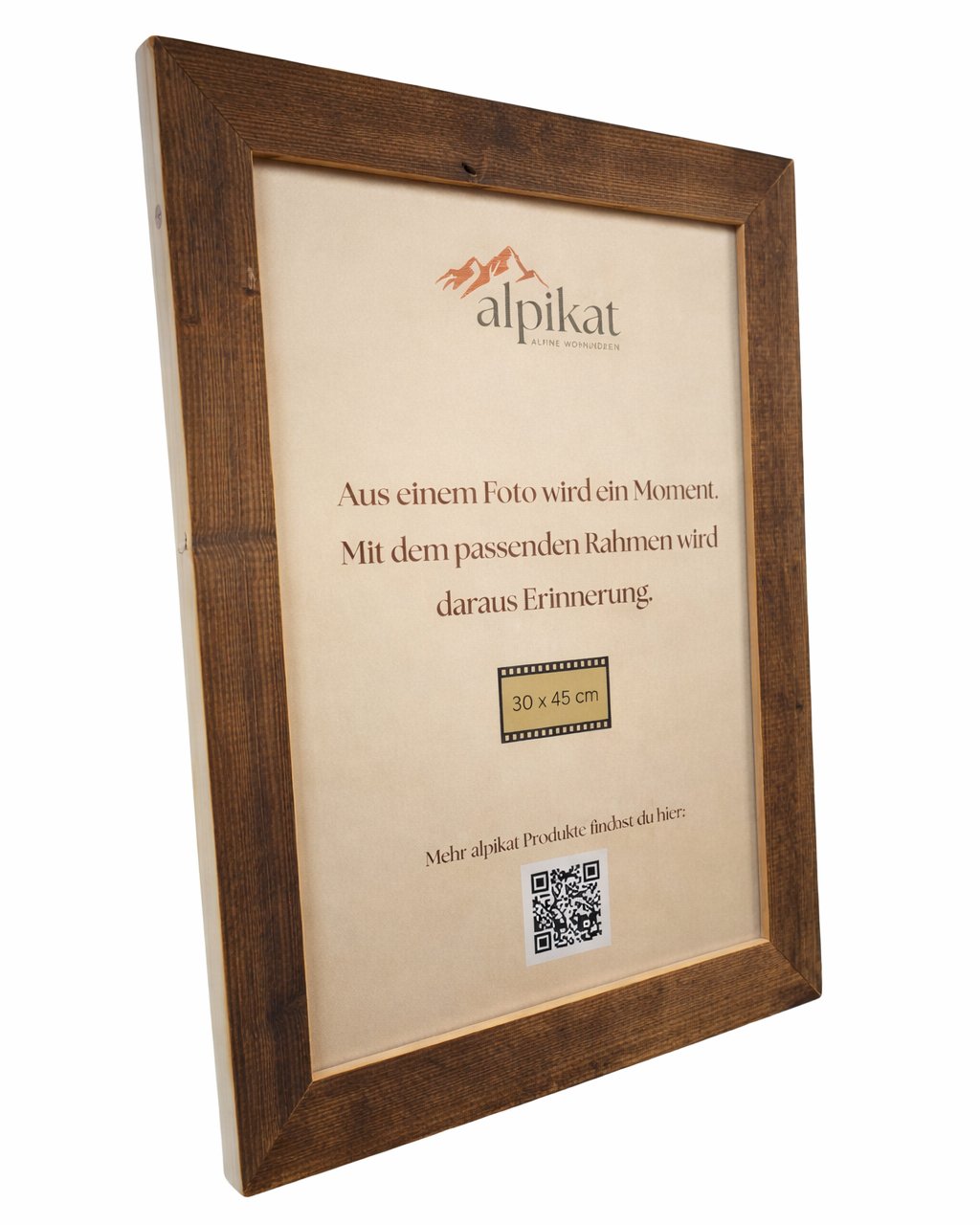 Handgefertigter Bilderrahmen aus Altholz von alpikat in der Seitenansicht; verwendbar für das Fotoformat 30x45cm. 