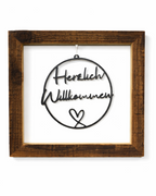 Bilderrahmen aus Altholz mit der Inschrift Herzlich Willkommen zum Aufhängen an der Wand in der Größe 30x30cm. 