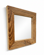 Spiegel mit Altholzrahmen im Format 29x29cm. 